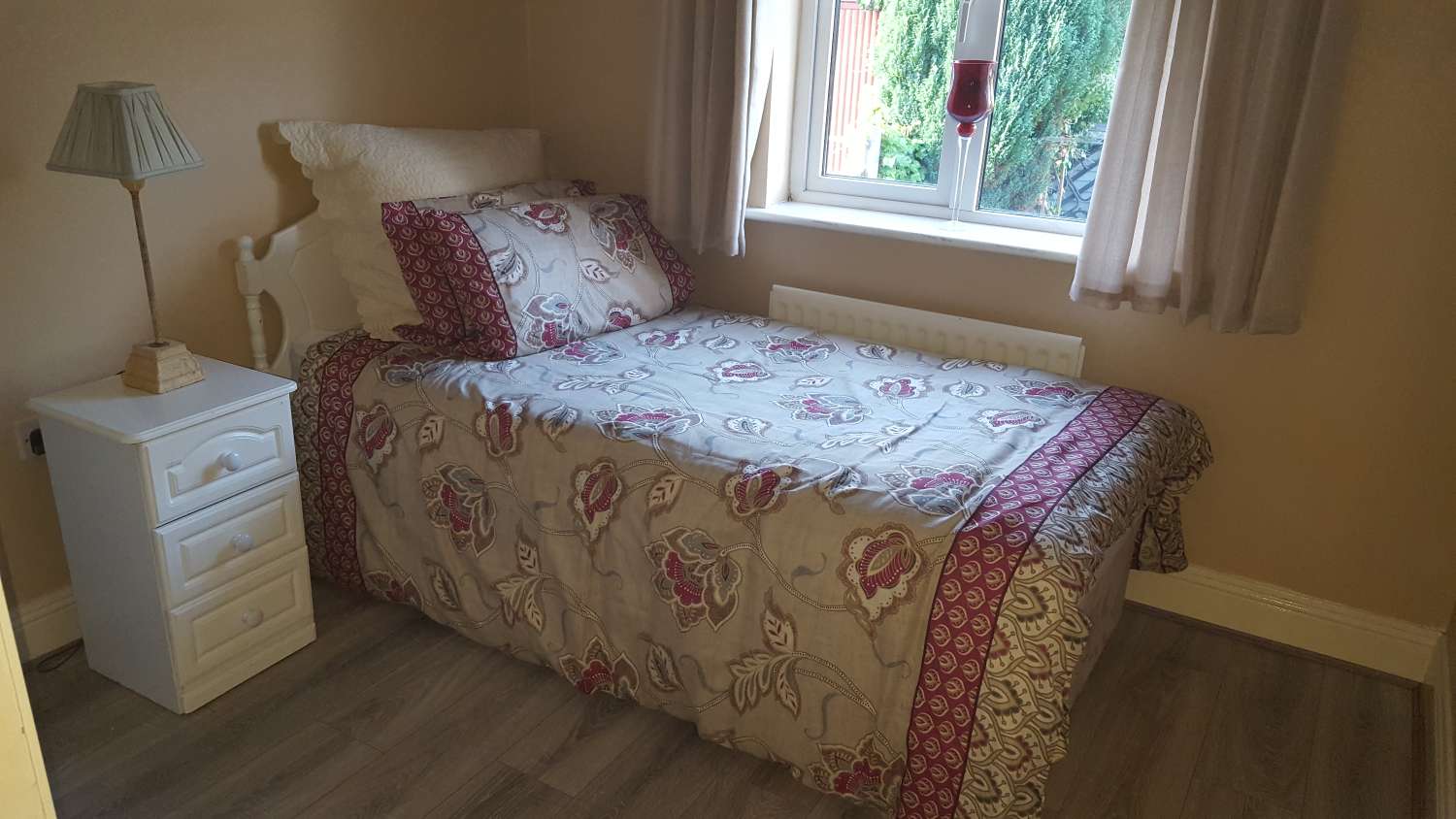One single bed room