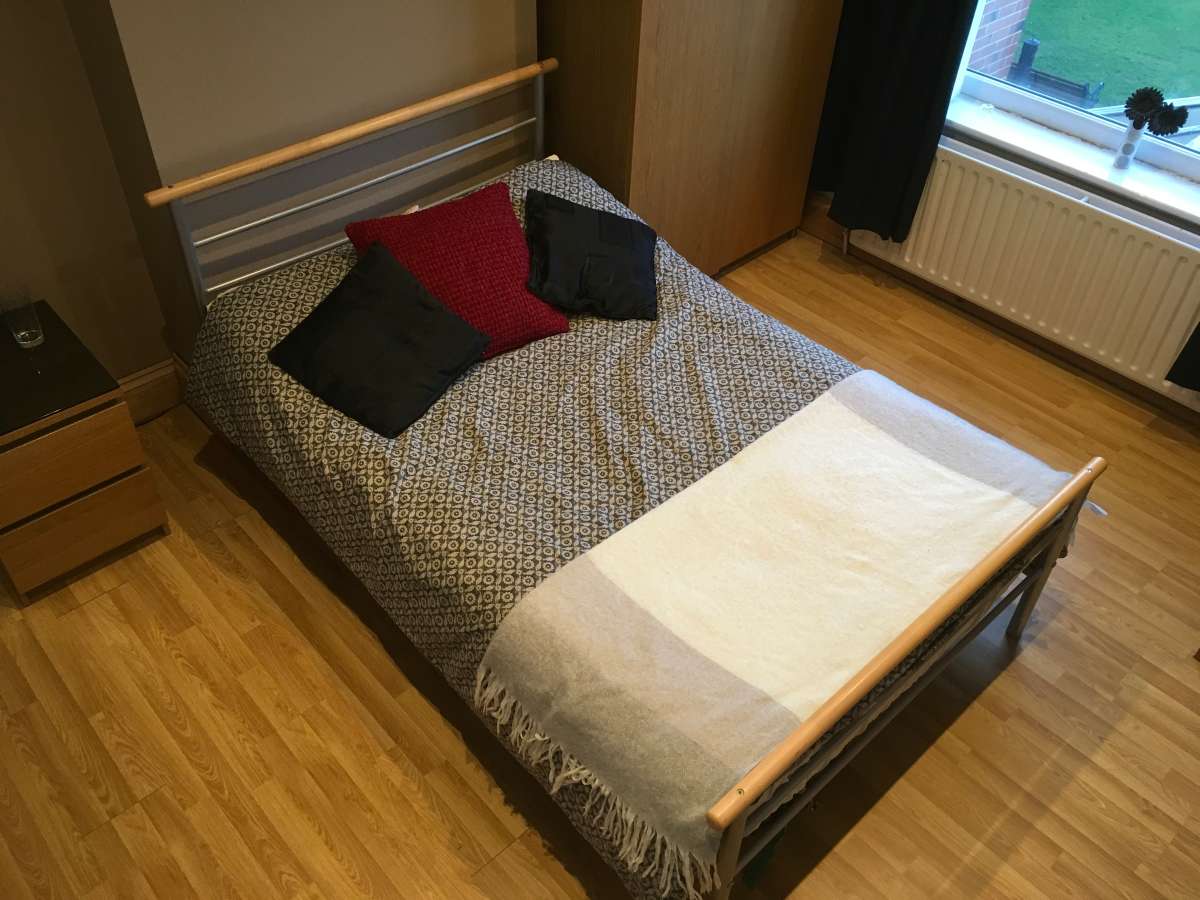 One double bed room